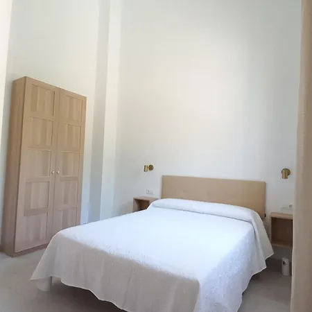 Casa Cuartel El Delfin Малага