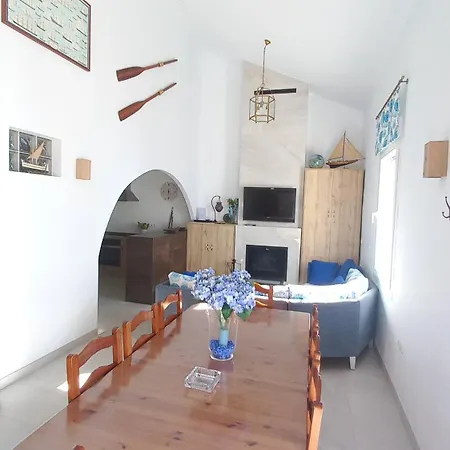 Casa Cuartel El Delfin Малага