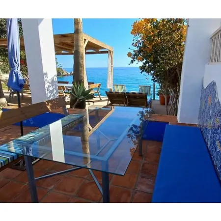 Casa Cuartel El Delfin * Malaga