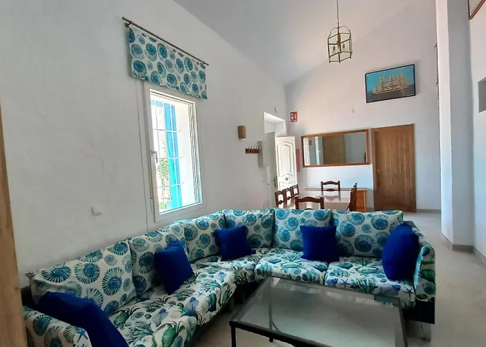 Casa Cuartel El Delfin *