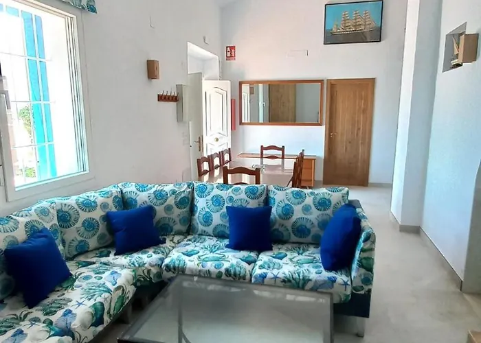 Casa Cuartel El Delfin *